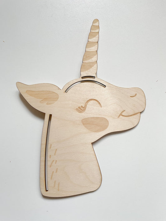 Dřevěný jednorožec - k přidělání příze